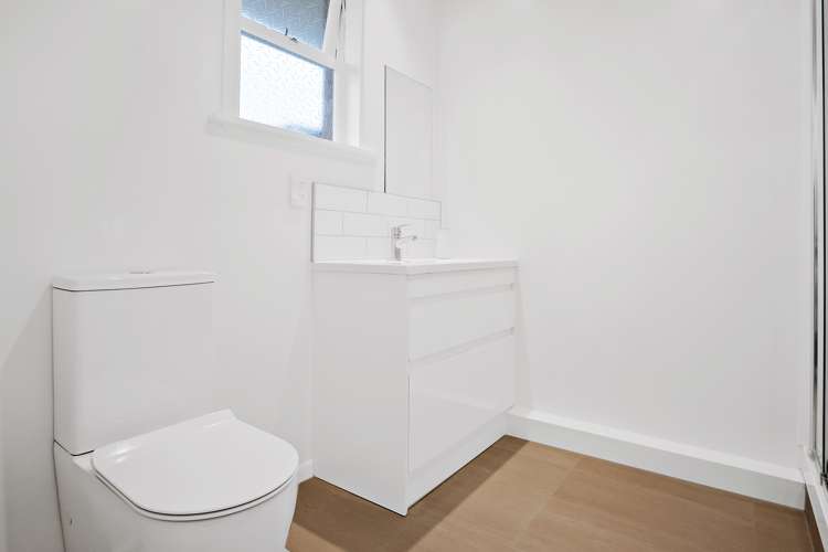 2/82 Portage Road New Lynn_9