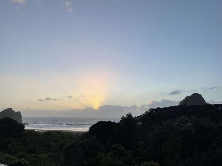 19 Beach Valley Road Piha_14