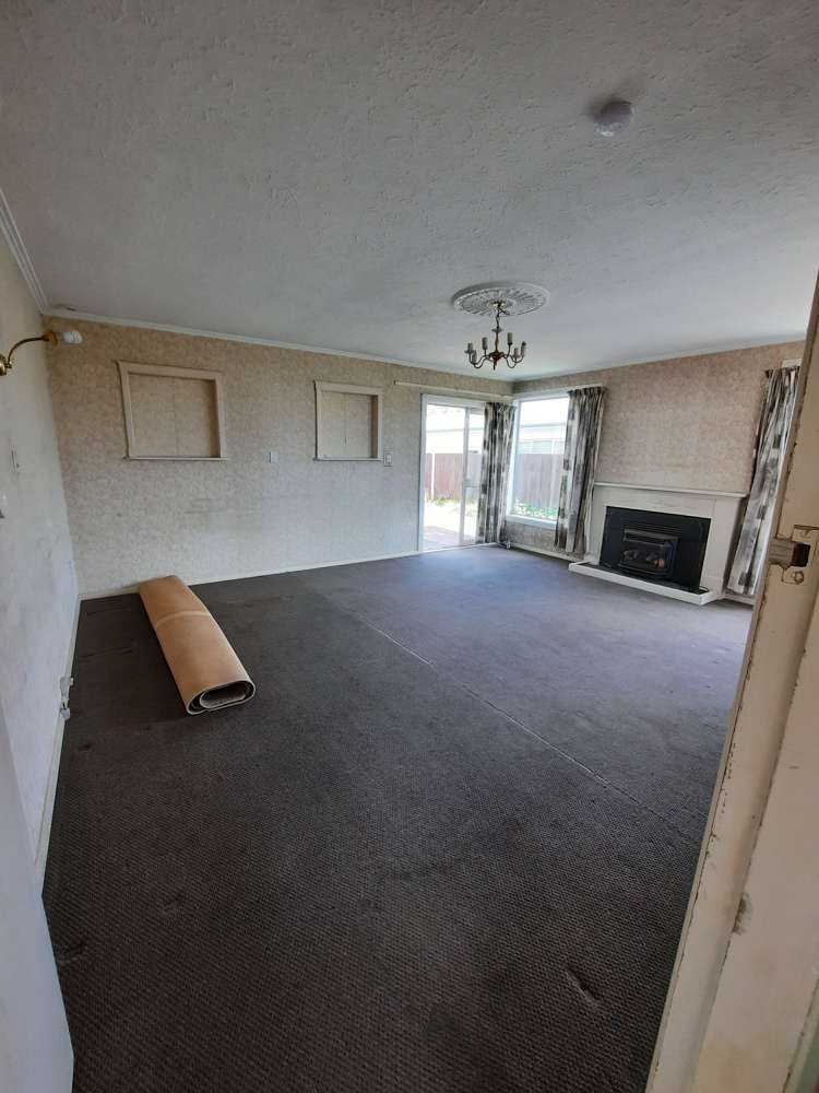 113 Gayhurst Road Dallington_9