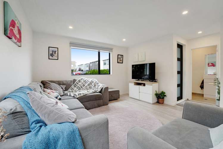 6 Kaman Seasprite Road Hobsonville_3