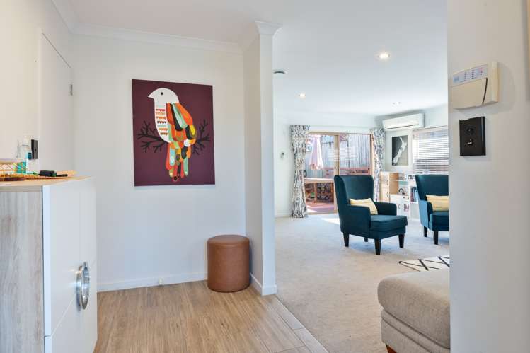 55 Helleur Road Massey_8