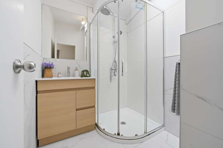 37A Range View Road Mt Albert_19