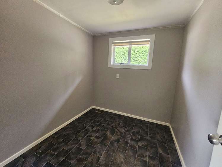 88 Howell Road Totara Valley_11