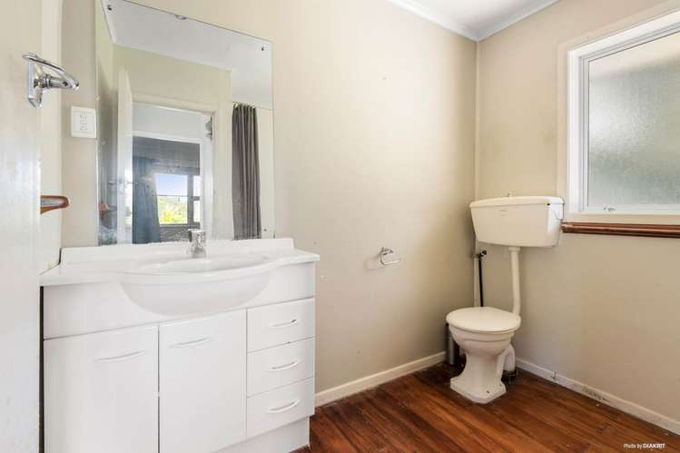 1 & 2 /42 Church Crescent Panmure_11