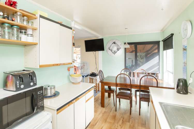 8 Dennis Street Outer Kaiti_5