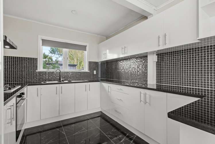 2/8 Winspear Place Manukau_2