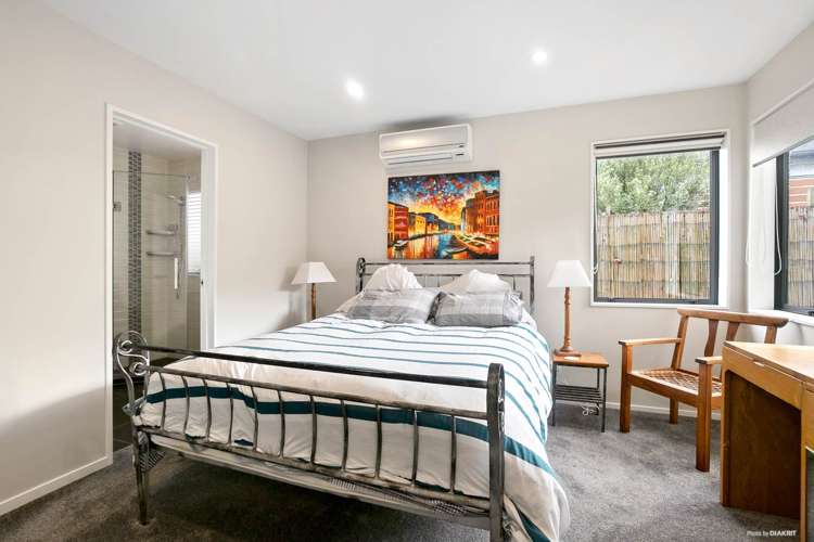 6/281c Hillsborough Road Hillsborough_5