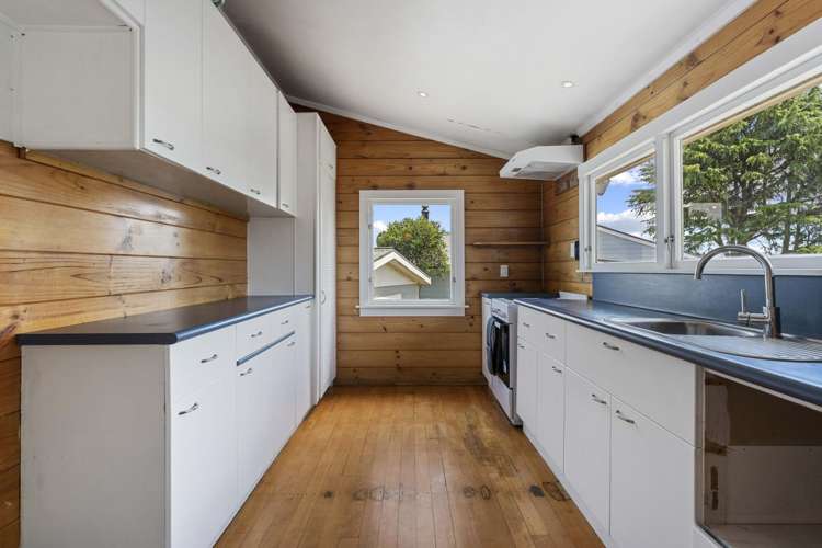 22 Hinemoa Avenue Taupo_8