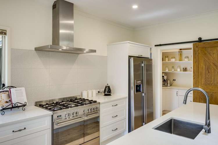 82 Kent Terrace Taradale_10