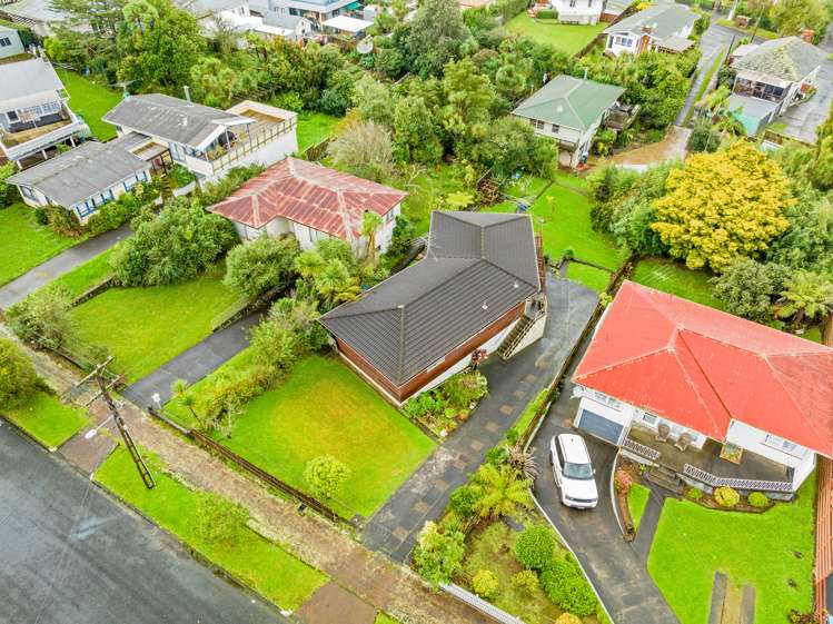 10 Ted William Street New Windsor_16