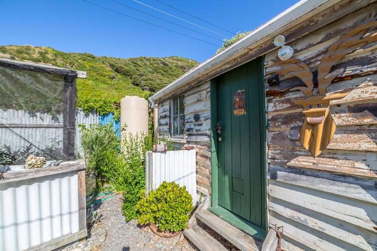 1596 Cape Palliser Road Cape Palliser_16