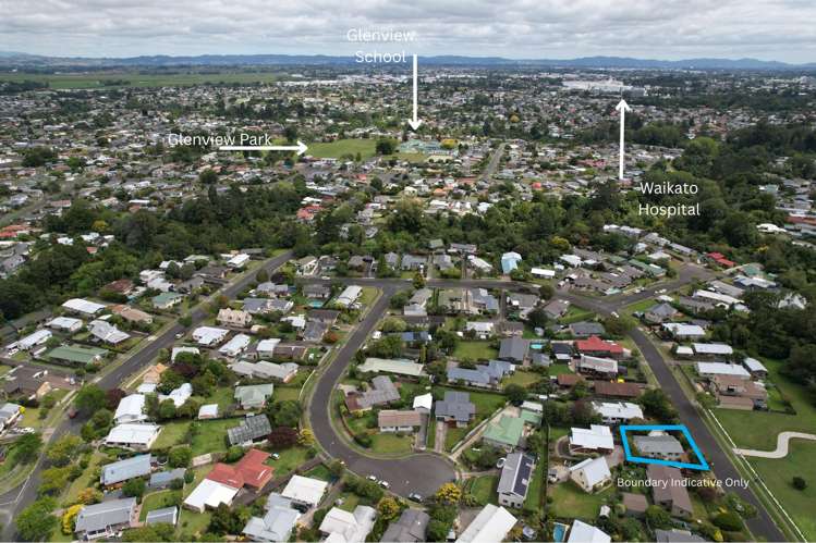 32 Lansdowne Crescent Glenview_21