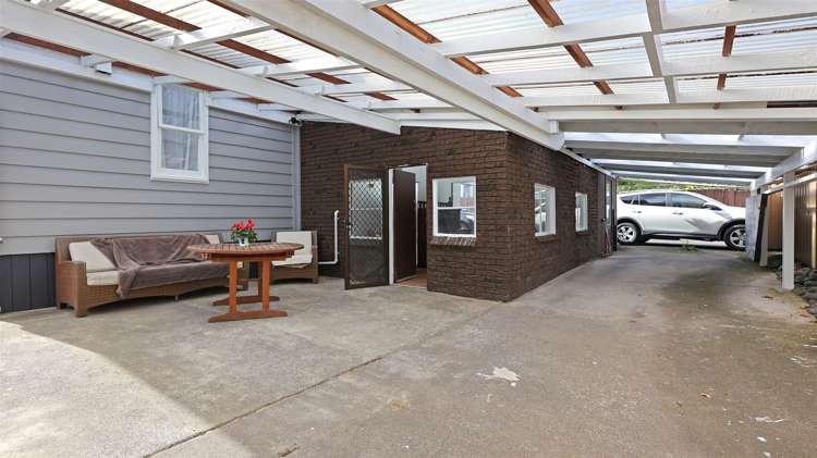 1/9 Clayburn Road Glen Eden_14