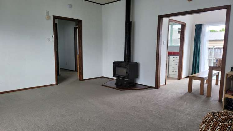 12 Bains Avenue Hamilton East_4