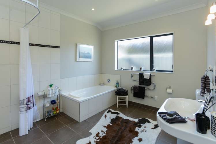 73 Russell Robertson Drive Havelock North_7