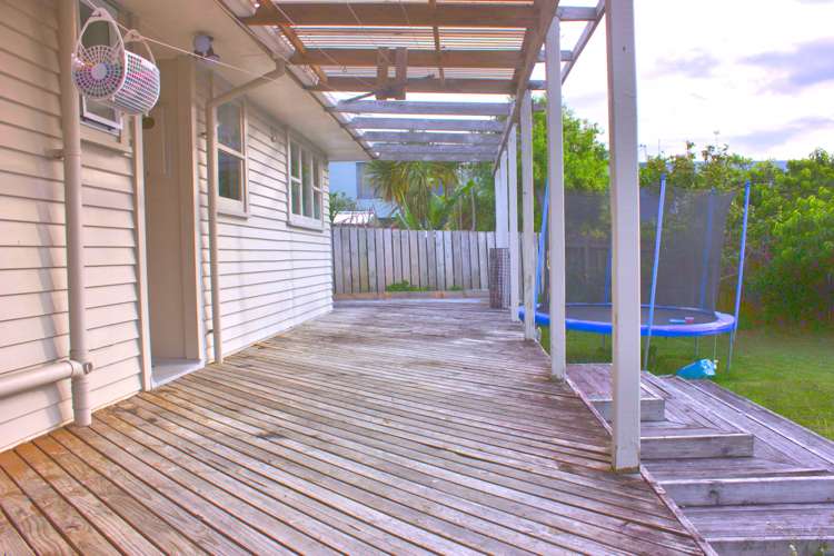 23 Laura Street Kelston_14