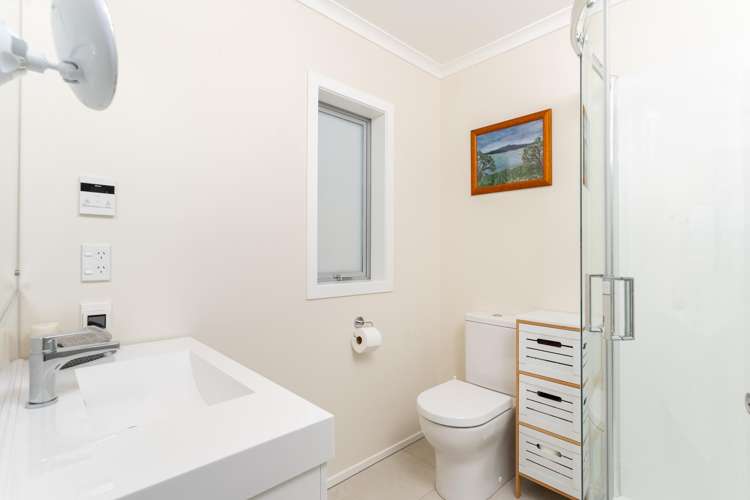 17 Prestwich Rise Churton Park_12