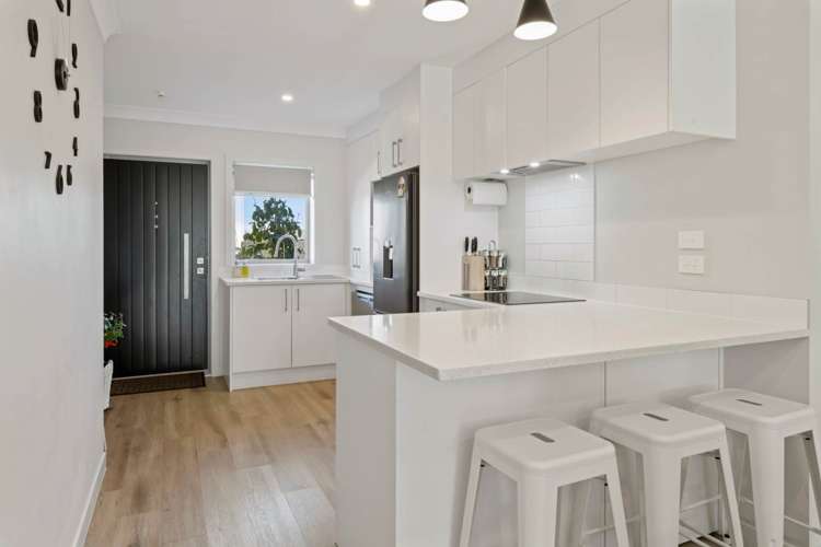 64 Paretaiuru Crescent Papakura_5