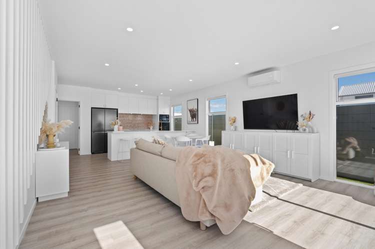 114 Pallida Crescent_2