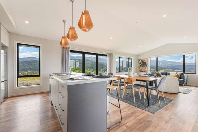 Peaceful Living with Stunning Views