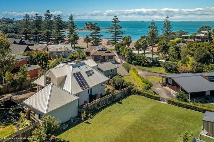 2/99 Hebron Road Waiake_1