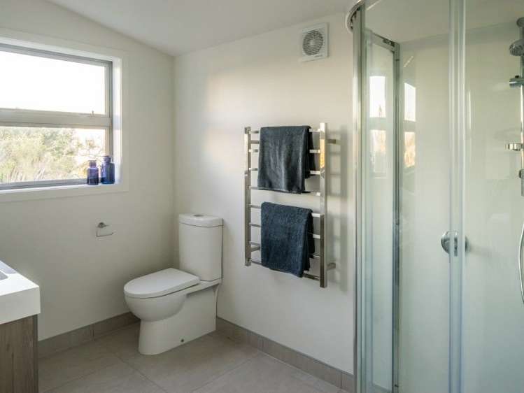 76a Kahu Road Paremata_13