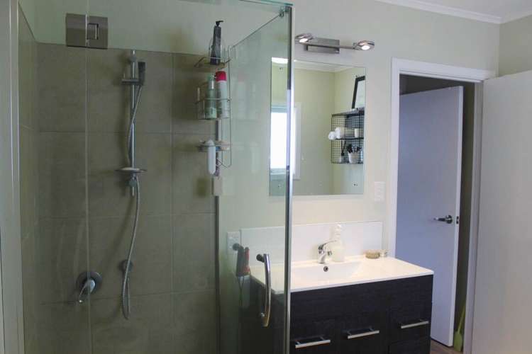 7 Kenmure Avenue Forrest Hill_17