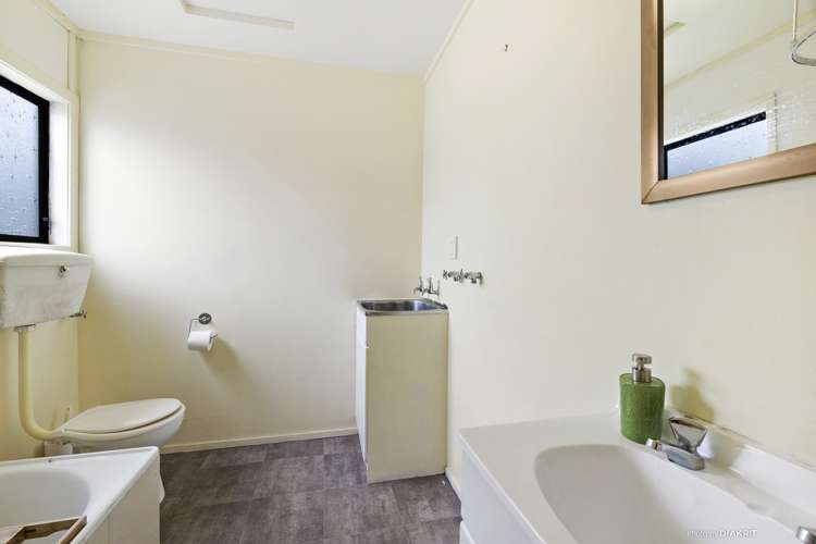 132 Akaroa Drive Maupuia_10