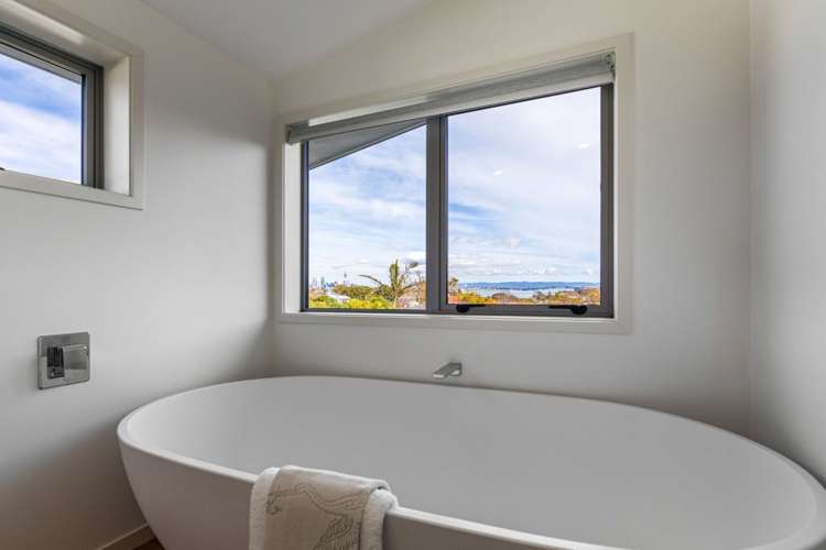 27 Hemi Street Narrow Neck_12