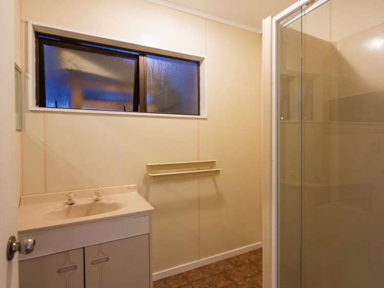 2b Thorn Crescent Fernhill/Sunshine Bay_15