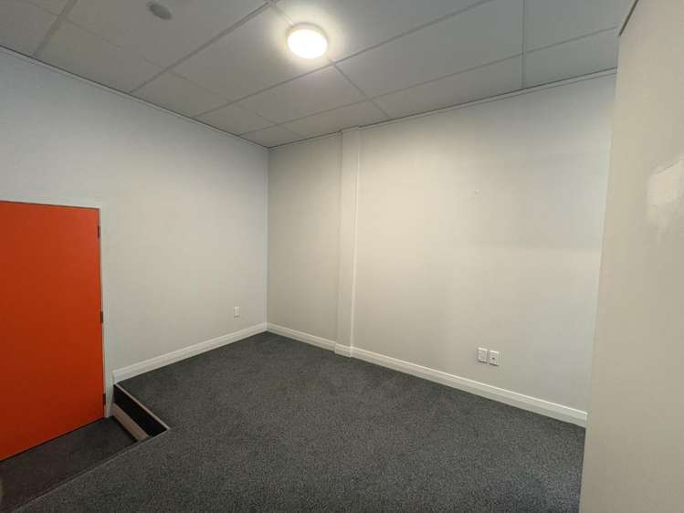 2/66 Bank Street 11640_6