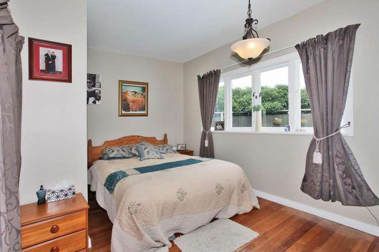 28 Sarsfield Street Southbridge_8