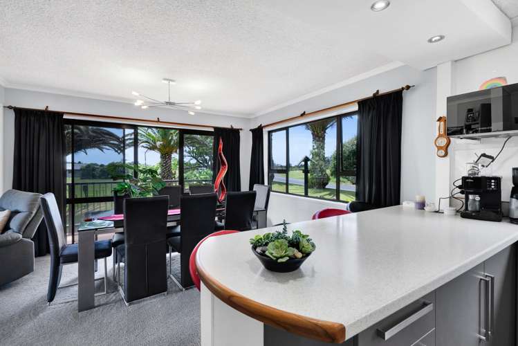 2 Waireka Road East Omata_5