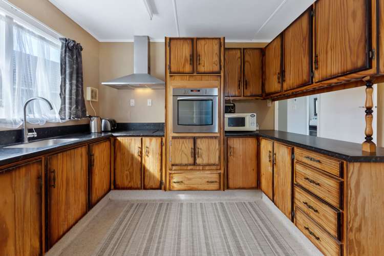 28 Roberts Street Tawa_5