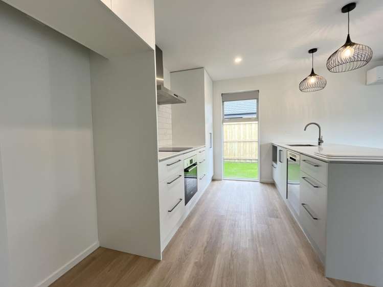 15 Campbell Drive 1476_2