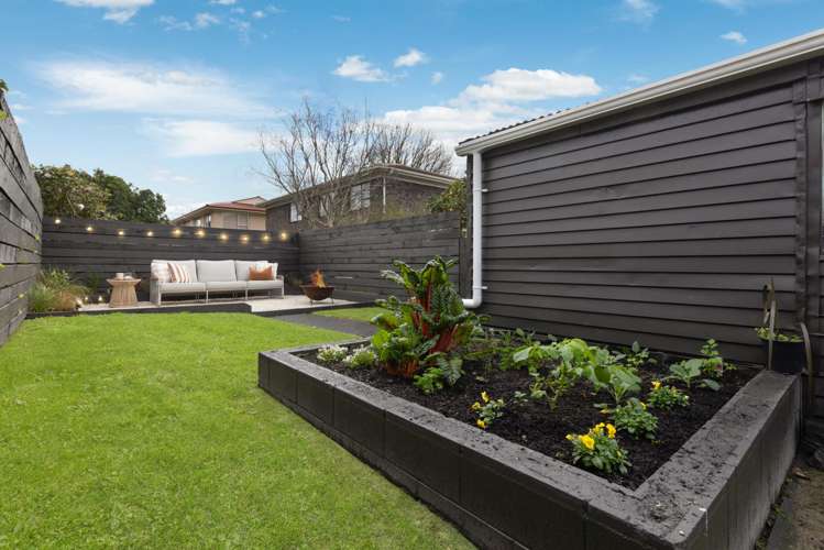 2/33 Butterworth Drive Glendene_12