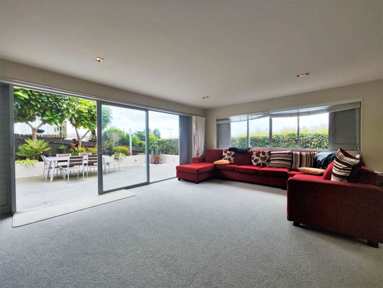 72a Bradbury Road Botany Downs_2