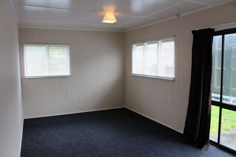 12 Grayson Avenue Mangakakahi_9