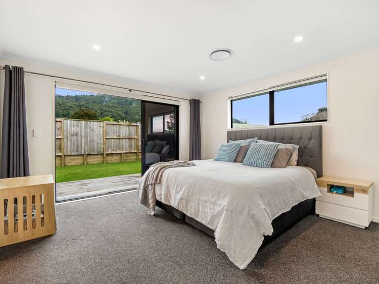 19 Lloyd Crescent Pukehangi_11