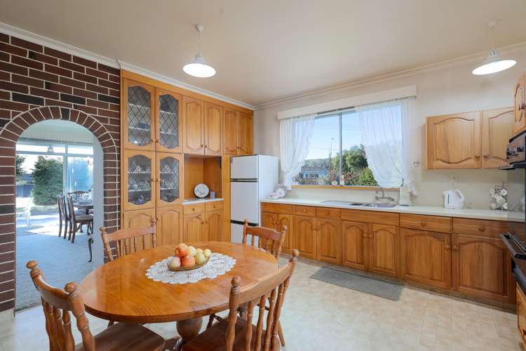 13 Neale Avenue Stoke_8