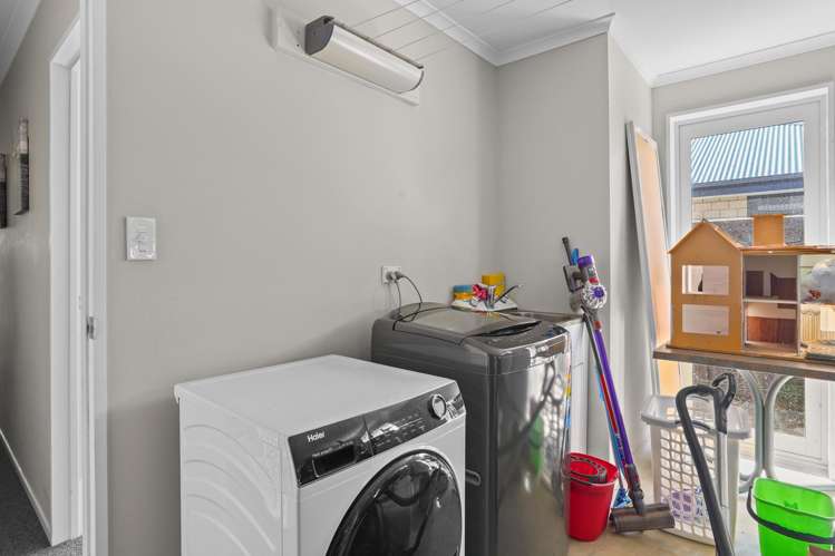 8/17 Wineberry Avenue Amberley_15