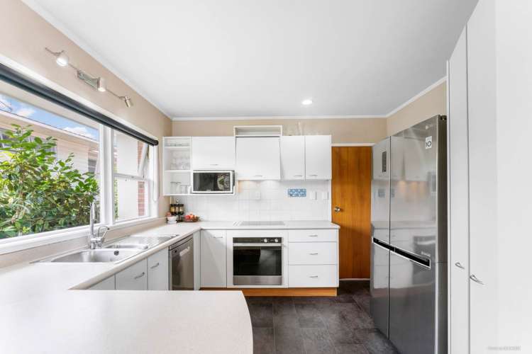 1/59 Glenmore Road Sunnyhills_11