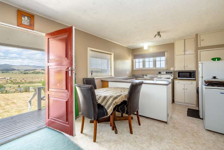 24 Whangaimoana Beach Road Pirinoa_6