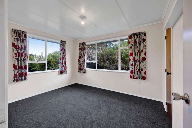 17 Karaka Street Hawera_11