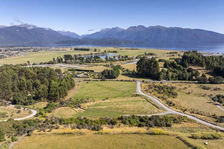 16 Point Burn Lane Te Anau_20