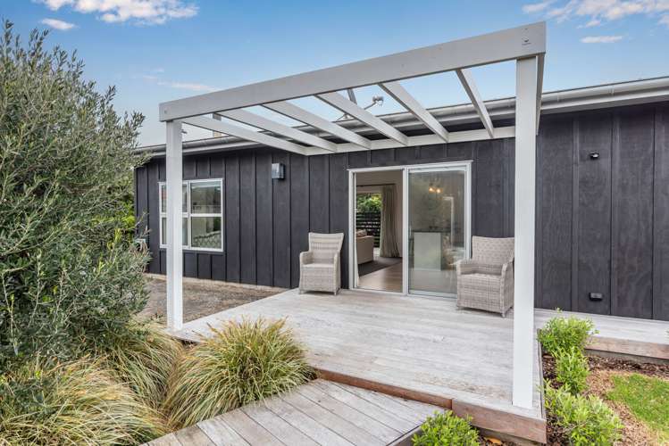 6 Olliver Grove Waikanae Beach_10