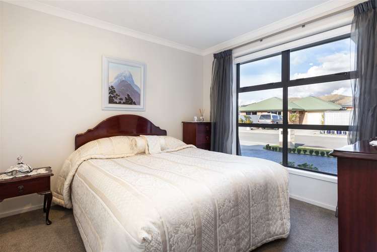 2 Korari Grove Redwoodtown_14