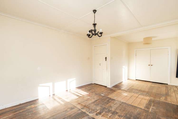 9 Front Miranda Road Waitakaruru_9