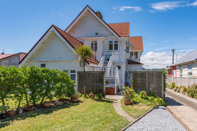 212 Queens Drive Lyall Bay_0