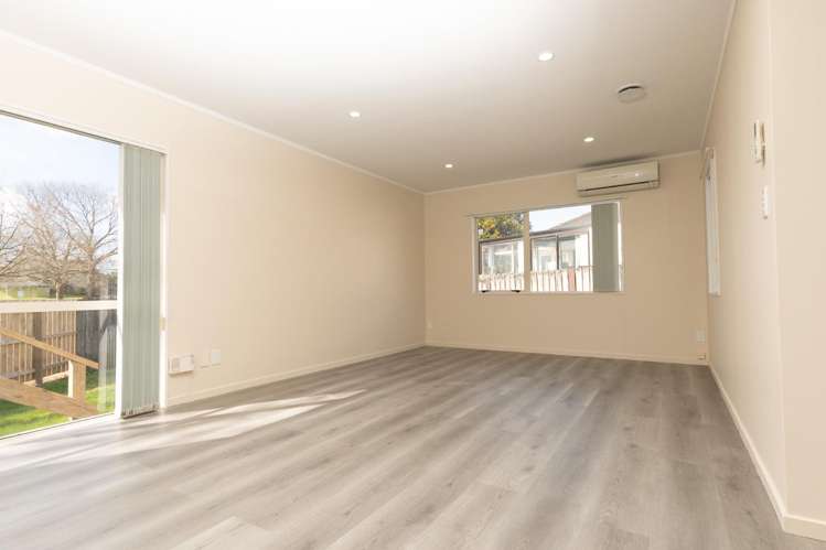 2/19 Velvet Crescent 10693_1